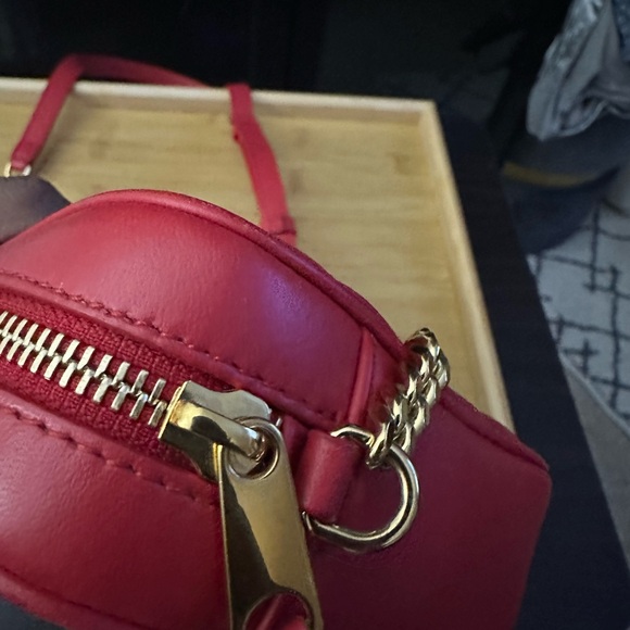 ♥️‼️Burberry Lola Small Quilted Shoulder Bag in color red! - Picture 6 of 9